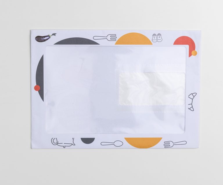 Koperta z dużym panoramicznym oknem